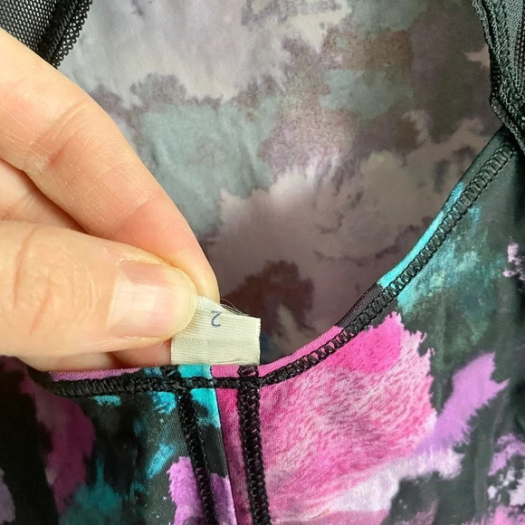 Lululemon Sculpt  Tank Purple Floral Lightweight Running Training Size 2 - Picture 6 of 6